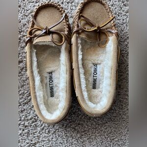 Minnetonka Women's Tan Moccasins - NWOT